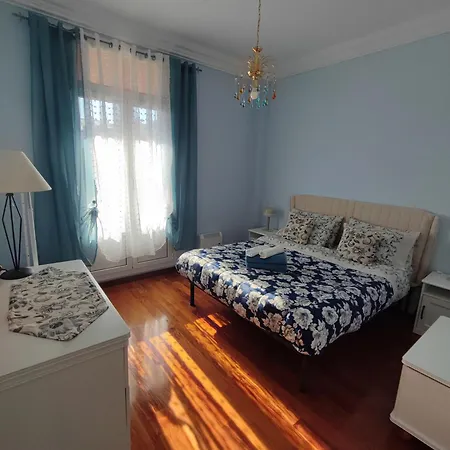 Floor Astoria Vista Mare Mentona